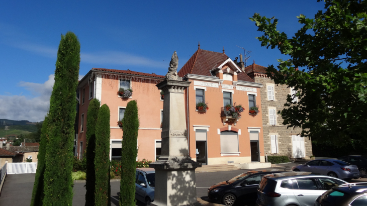 Mairie - Le Perréon