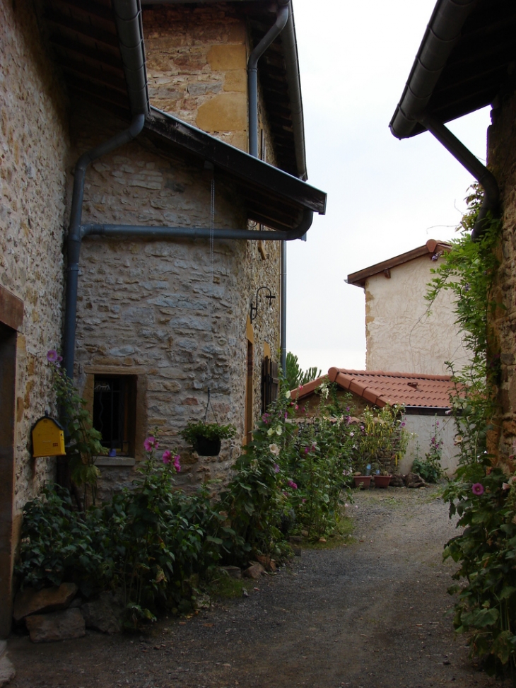 Dans les rues du Village - Légny