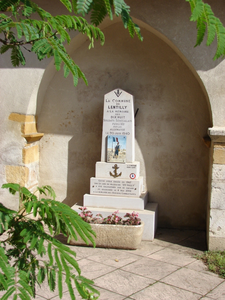 La stèle des soldats sénégalais - Lentilly