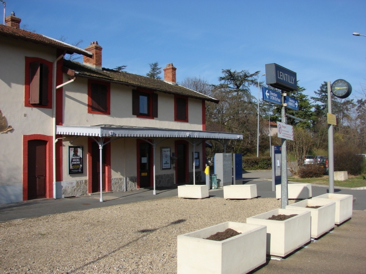 La Gare SNCF - Lentilly