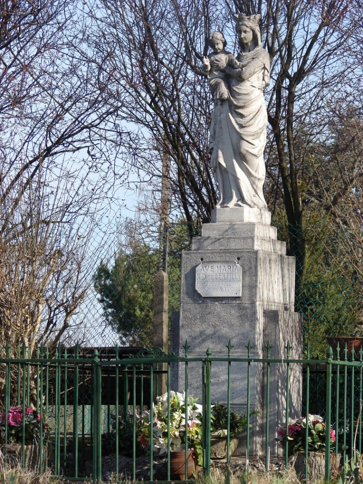 Notre-Dame-De-Lentilly