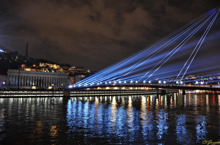 Fête des lumières 2014 - Passerelle du Palais de Justice - Lyon