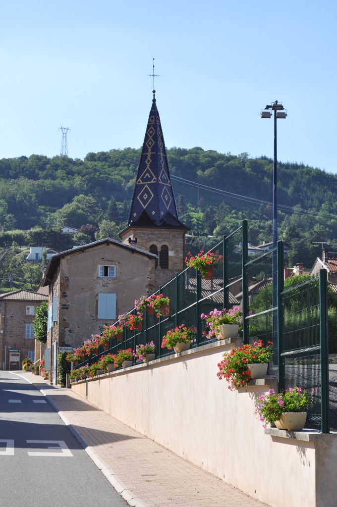 La Rue Principale - Montmelas-Saint-Sorlin