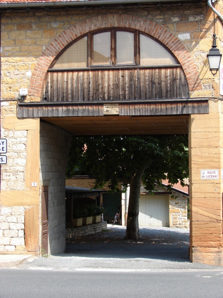 Sur la Route de Lucenay - Morancé