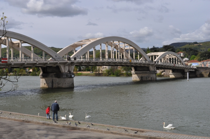 Le Pont de Neuville - Neuville-sur-Saône