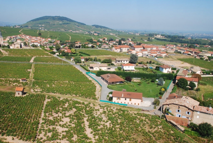 Odenas et le Mont Brouilly