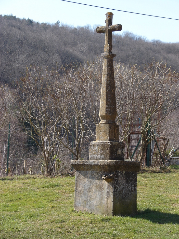 La Croix près de la Chapelle Saint-André - Pollionnay