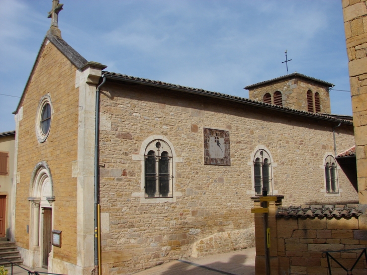 L'Eglise Saint-Pierre - Pouilly-le-Monial