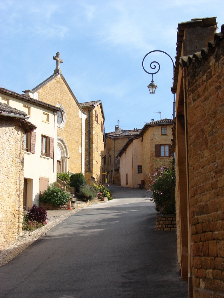 Dans le Village - Pouilly-le-Monial