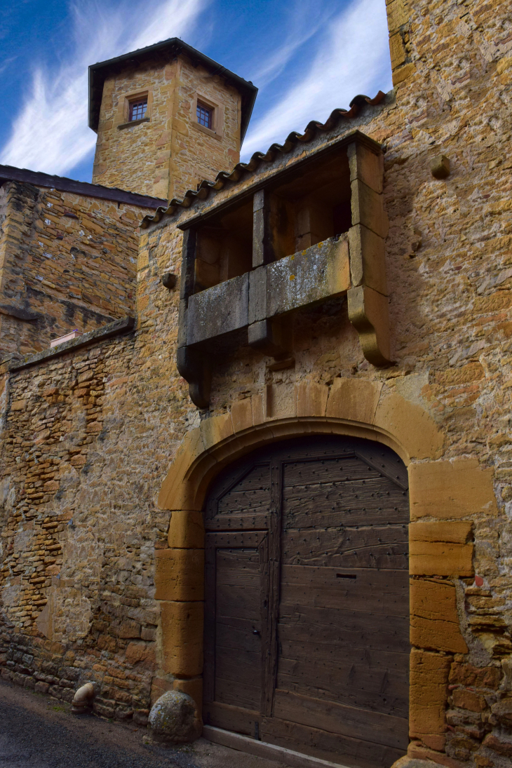 Maison forte - Pouilly-le-Monial