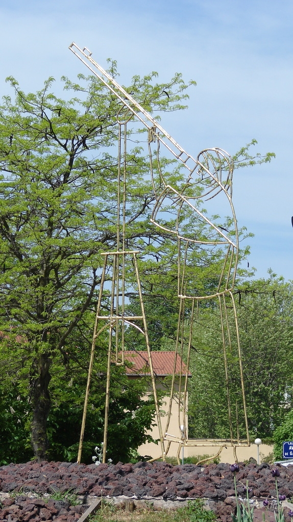 Une Illustration de l'Observatoire au Rond point de l'Avenue Gardagne - Saint-Genis-Laval