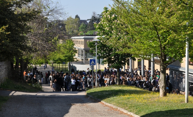 Le lycée René Descartes - Saint-Genis-Laval