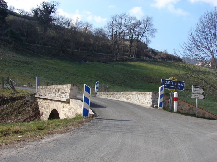 Le Pont sur l'Yzeron - Saint-Laurent-de-Vaux