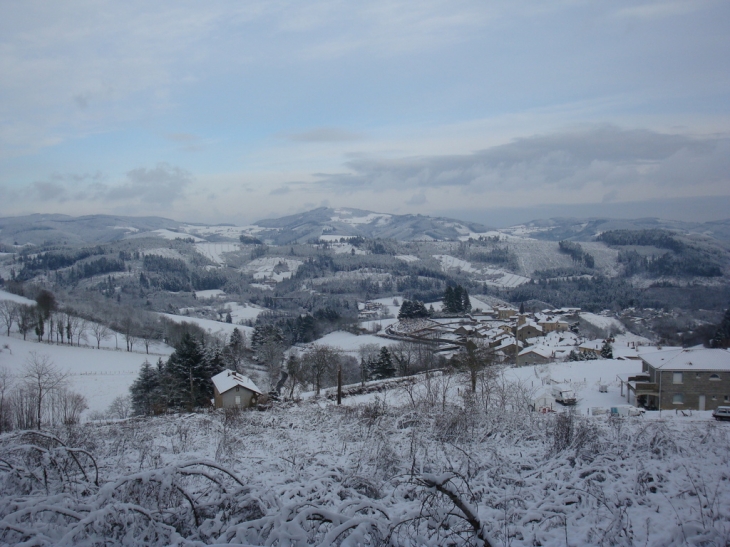 Panorama surplombant le village de St Nizer et les collines de la Vallée d'Azergues sous la neige - Saint-Nizier-d'Azergues