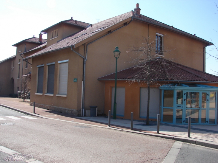 La Médiathèque et la Bibliothèque - Saint-Pierre-la-Palud
