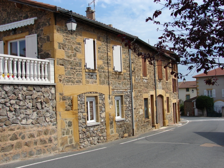 Dans les rues du Village - Saint-Vérand