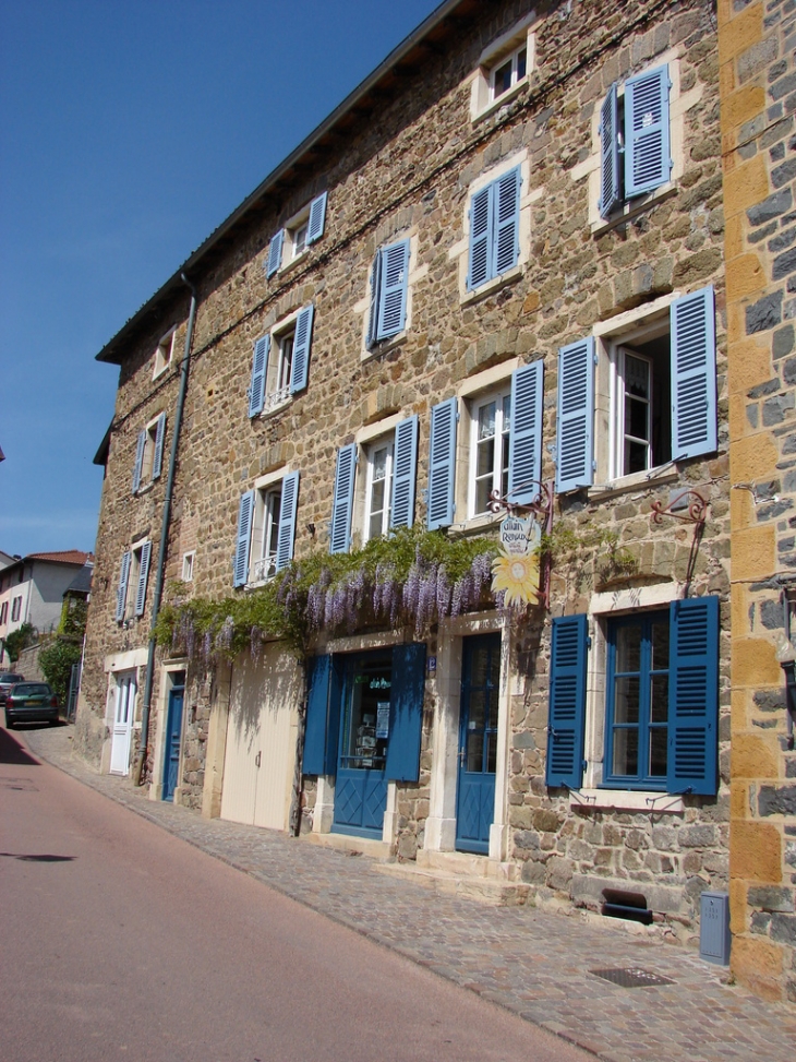 Une jolie façade - Vaux-en-Beaujolais