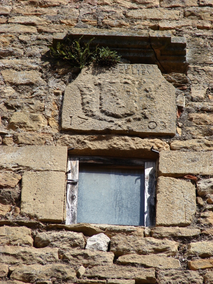 Les Armoiries de Ménardeau, Seigneur de Jarnioux - Ville-sur-Jarnioux