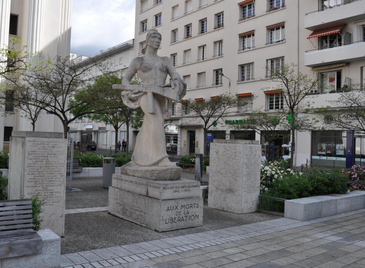 Le monument aux morts - Villeurbanne