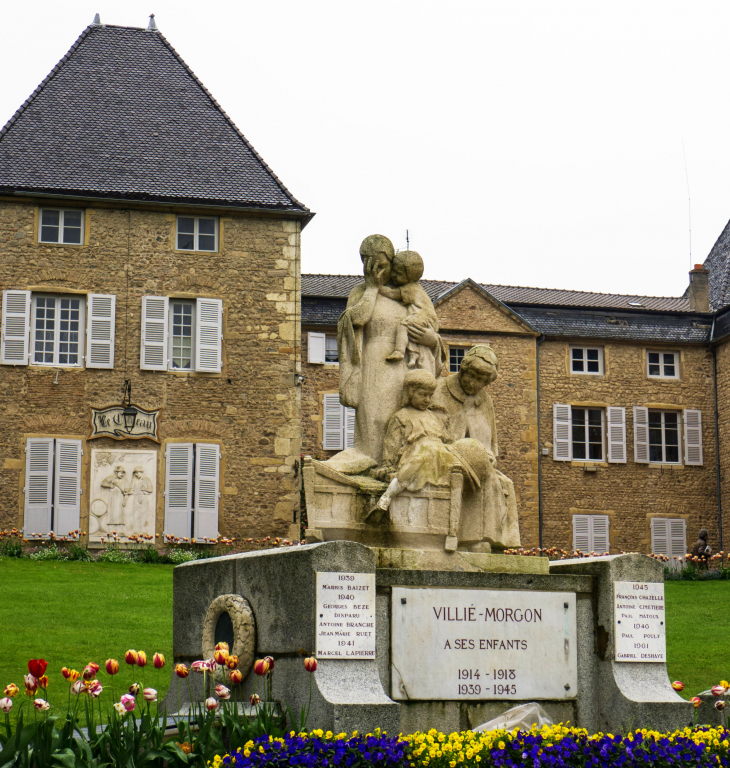Monument aux morts - Villié-Morgon