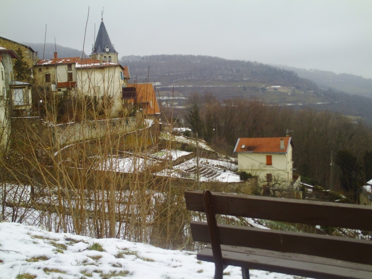 Yzeron du côté de l'église