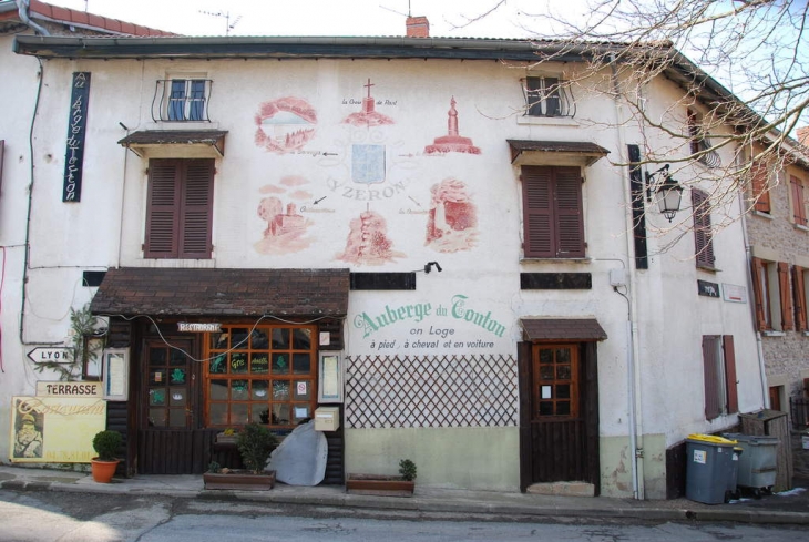 Auberge au centre du Village - Yzeron