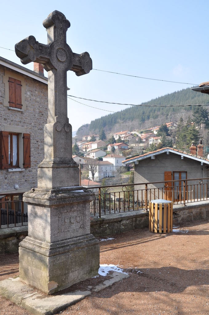 Du centre du village, vue de la vallée - Yzeron