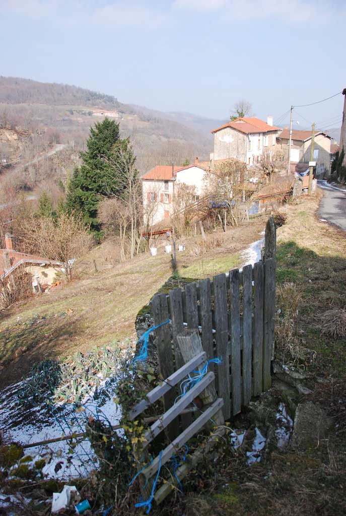 Du village, vue sur la vallée - Yzeron