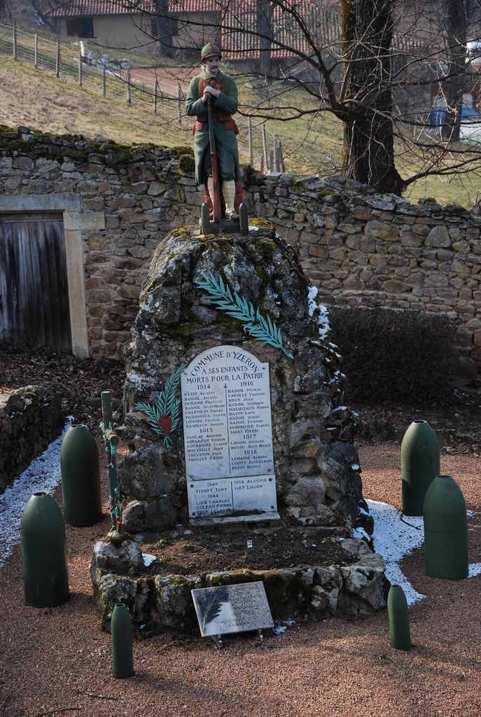 Monument aux morts - Yzeron