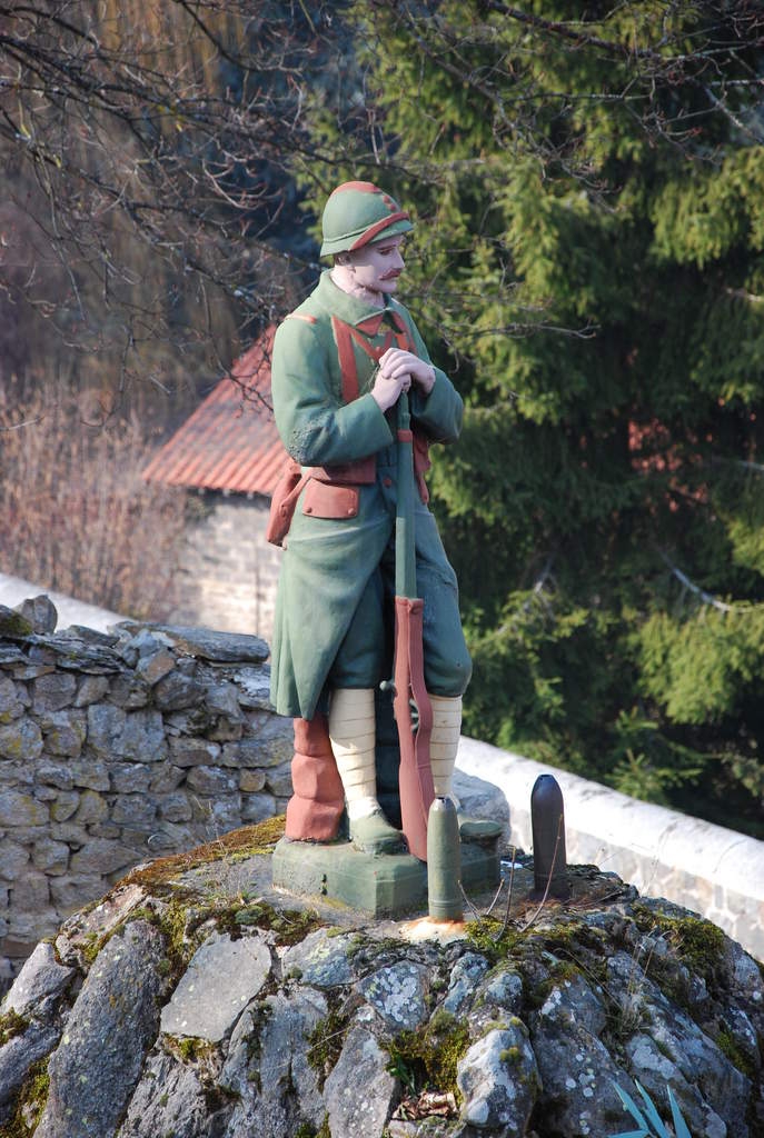 Detail du monument aux morts - Yzeron