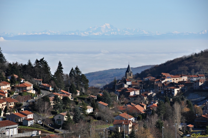 Le village & la chaîne des Alpes ( Le Mont-Blanc ) - Yzeron