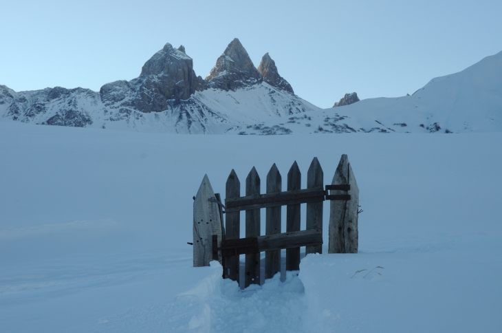 A la porte des Aiguilles d'Arves ( Le Chalmieu ) - Albiez-Montrond