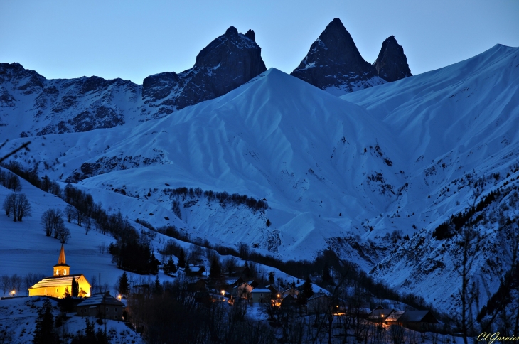 Montrond au pied des Aiguilles d'Arves - Albiez-Montrond