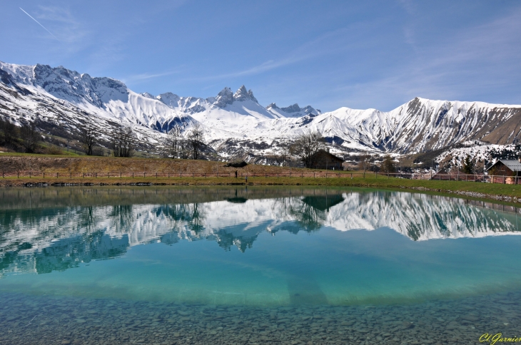 Plan d'eau du Mollard - Reflet des Aiguilles d'Arves - Albiez-Montrond