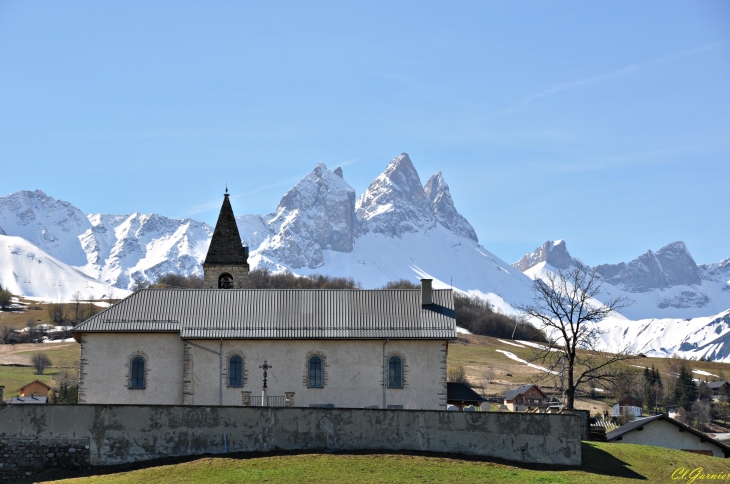 L’église & les Aiguilles d'Arves - Albiez-Montrond