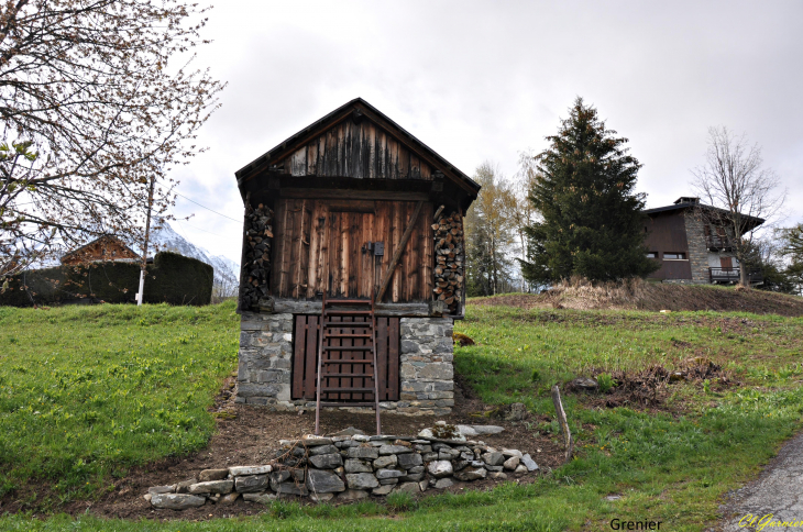 Grenier - Albiez le Vieux - Albiez-Montrond