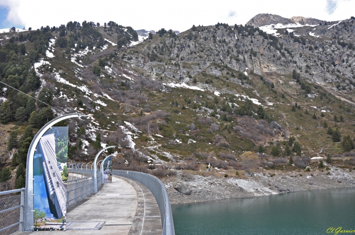 Sur le barrage plan d'Aval - Accès libre et gratuit - Aménagé : personnes à mobilité reduite - Aussois