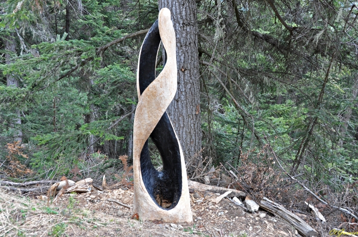 Sculpture sur pied de Serge Couvert - Bois du Monolithe - Aussois