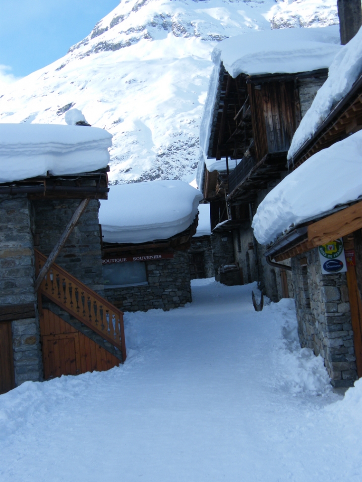 Une ruelle en hiver - Bonneval-sur-Arc