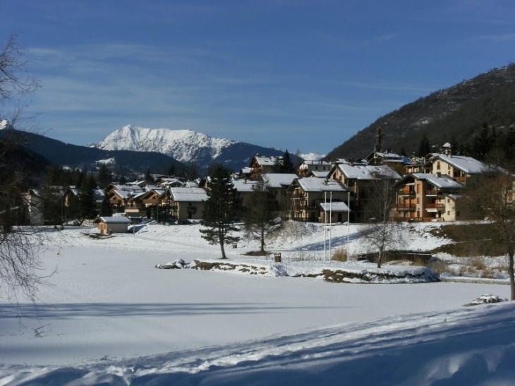 Le lac de Bozel en hiver