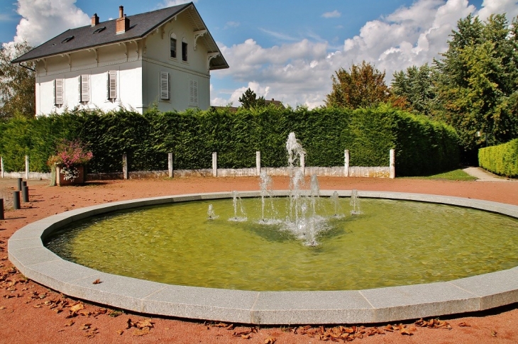 Fontaine - Challes-les-Eaux