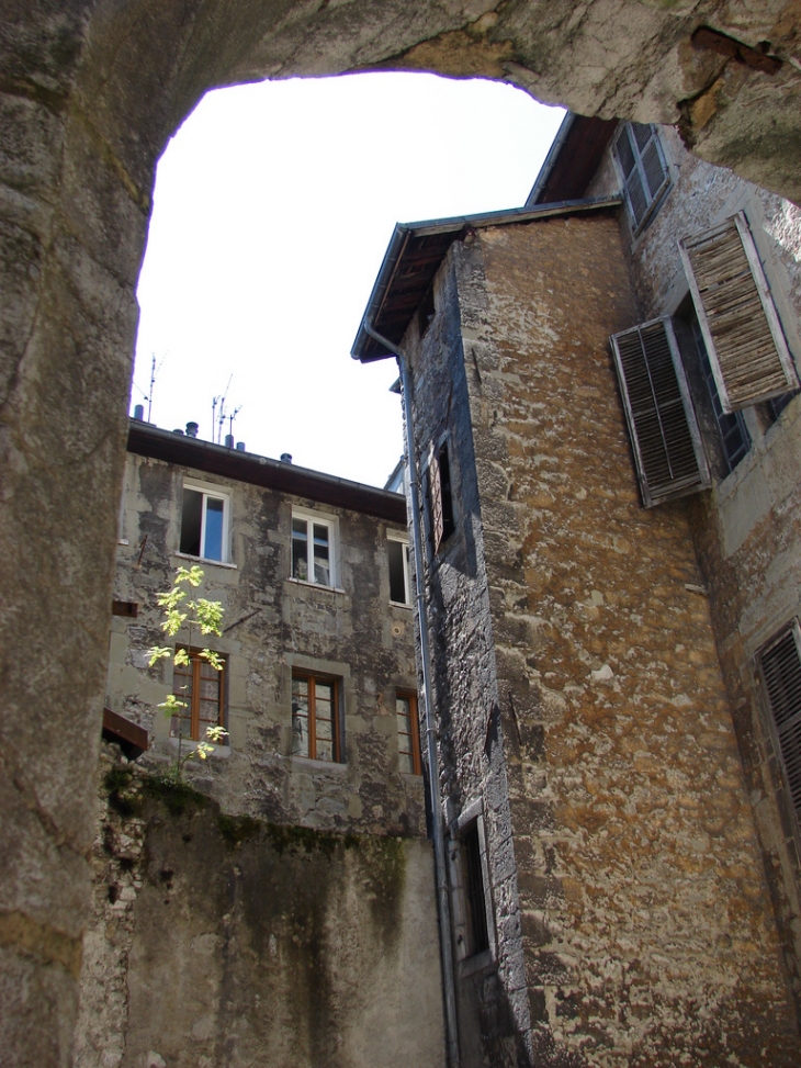 Traboule sur la Place Saint-Léger - Chambéry