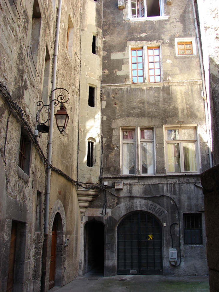 Traboule sur la Place Saint-Léger - Chambéry