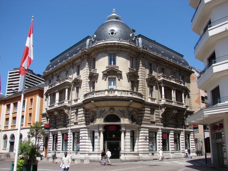 Le Bel Immeuble de la Société Générale - Chambéry