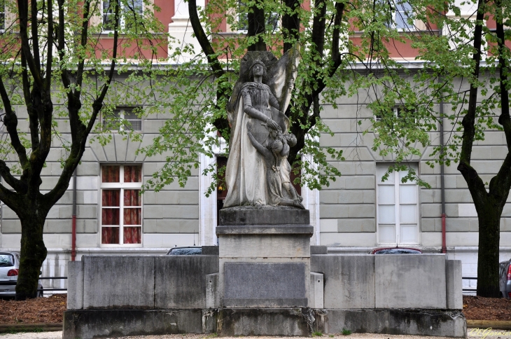 La Savoie à Jeanne d'Arc - Rue Communal - Chambéry