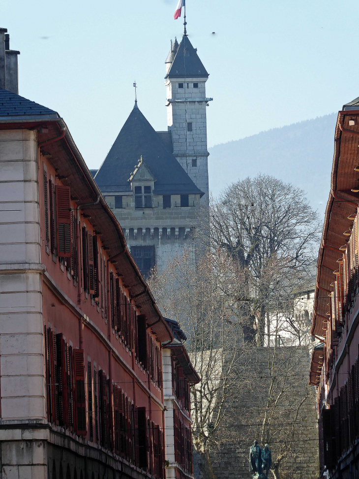 Vue sur le donjon - Chambéry