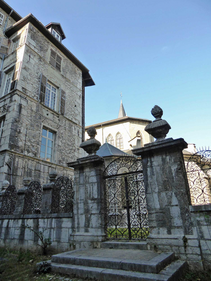 L'hôtel de Chateauneuf : vue sur la cathédrale - Chambéry