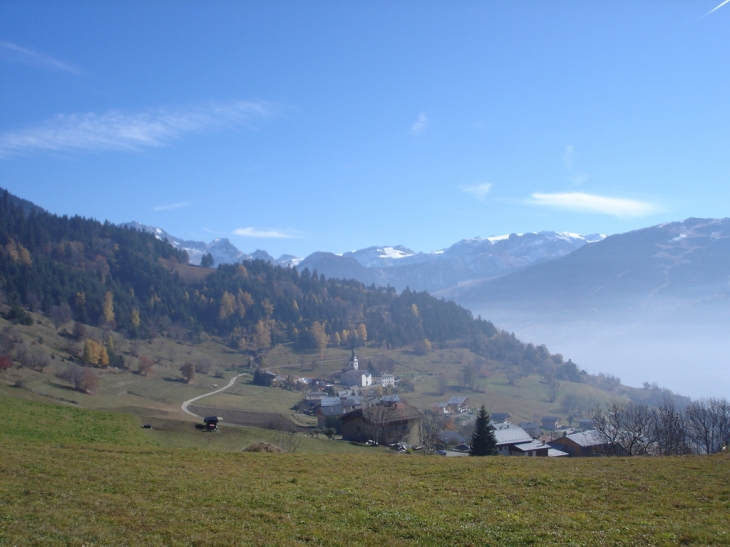 L'eglise de Feissons sur fond de vanoise - Feissons-sur-Salins