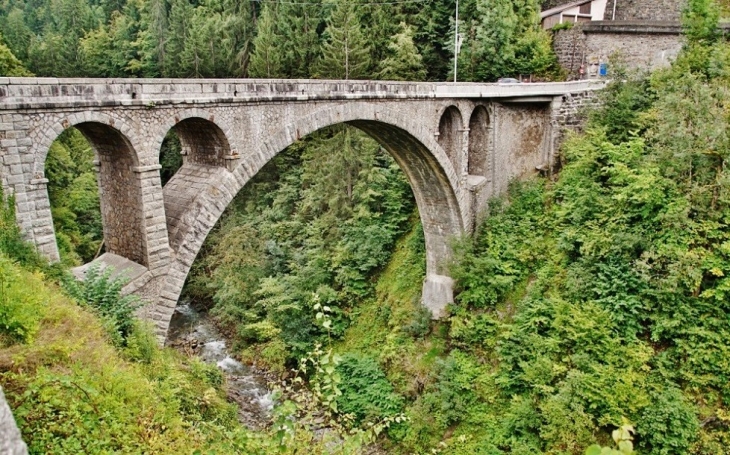  Pont sur les Gorges de l'Arly - Flumet