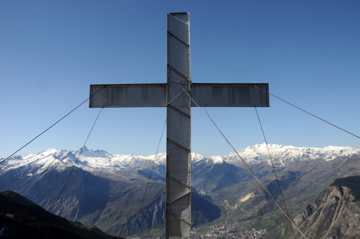 Croix des Têtes - Hermillon